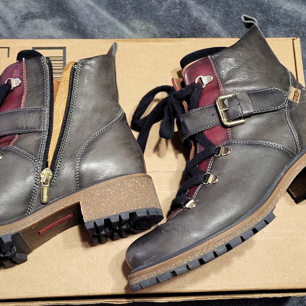 Women's Gray Leather Ankle Boots